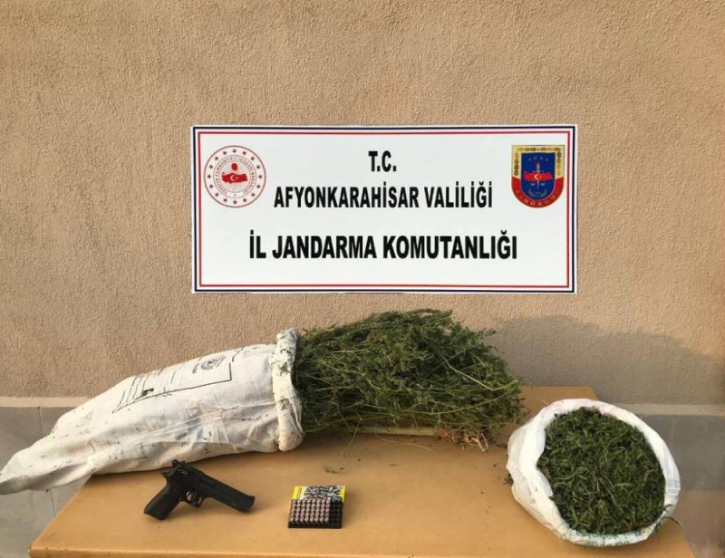 Isiklar Beldesinde JANDARMA (1.751) kg esrar maddesi YAKALANDI.