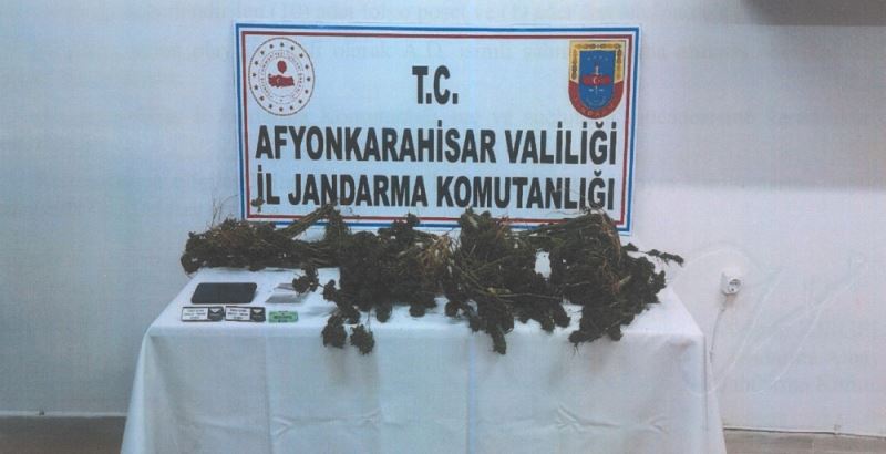 SANDIKLIDA ÇUVAL IÇERSINDE UYUSTURUCU YAKALANDI.