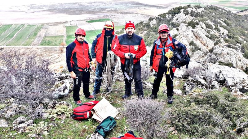 4 Gündür Kayaliklarda Mahsur Olan Iki Keçi, Akut Ve Jandarma Ekipleri