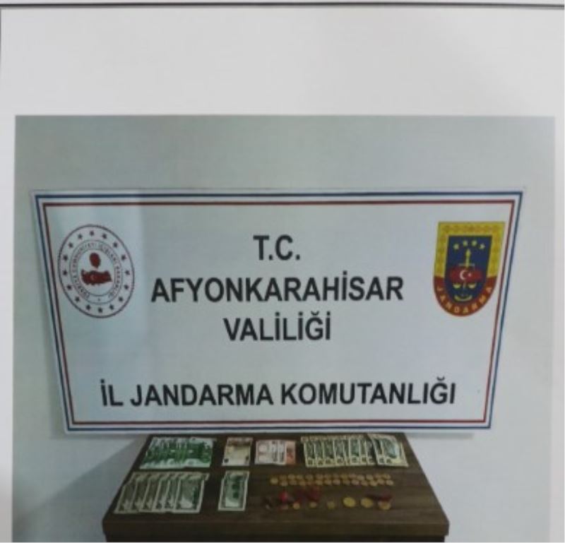 520 saat görüntü kaydi inceleyen Jandarma Hirsizi kiskivrak Yakaladi.