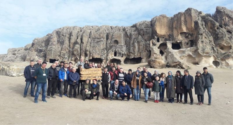 Afyon Lisesi Ögretmenlerinden Frig Vadisi Turu