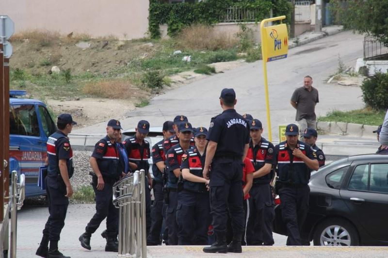 Afyonda Sucuk Yapacaklardi, Çete Üyeleri Hem Parayi Hem Sucugu Yiyemedi