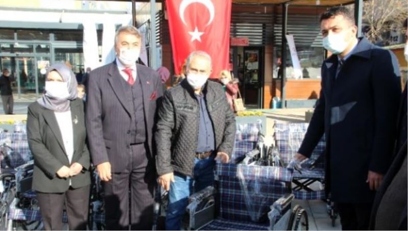 Afyonkarahisar'da emanet tekerlekli sandalye dönemi basladi