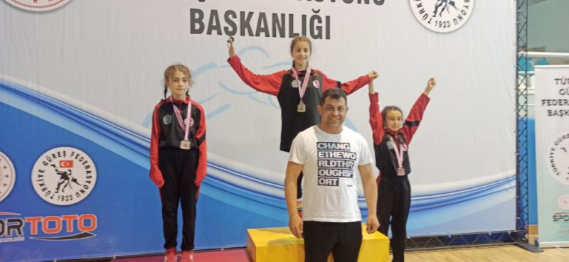 Afyonkarahisar Tasoluk Spor Kulübü güreste Türkiye sampiyon oldu