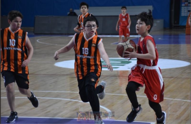 AFYONKARAHISAR'DA BASKETBOL HEYECANI