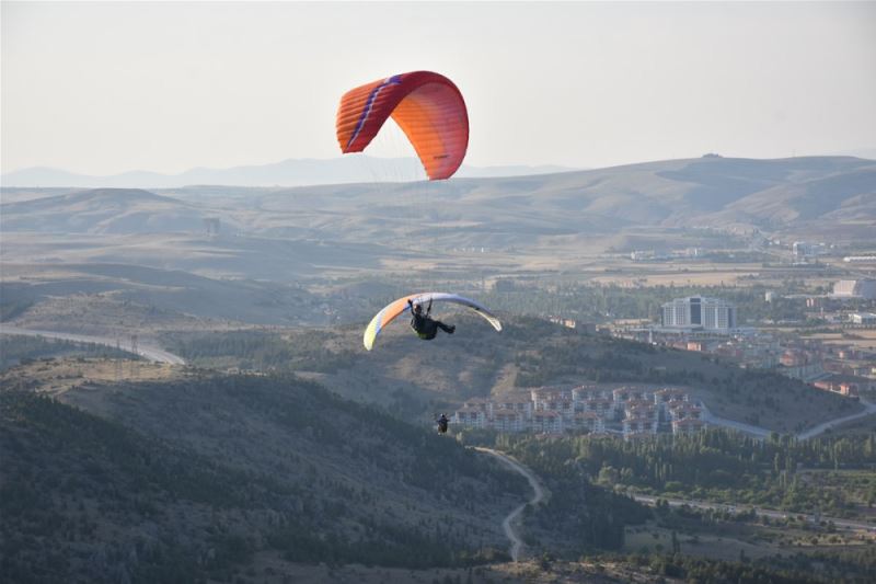 Afyonkarahisar’da ilk kez yamaç parasütü festivali düzenlenecek