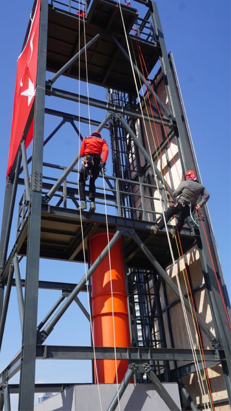 Akut Vakfi Afet Bilinçlendirme Merkezi Kartalda Hizmete Açildi