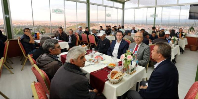 Baskan Çoban Temizlik Personeli Ile Iftar Yapti