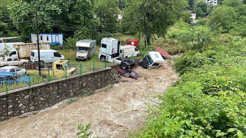 Bati Karatenizde saganak yagis sabah saatlerinde etkisini artirdi.