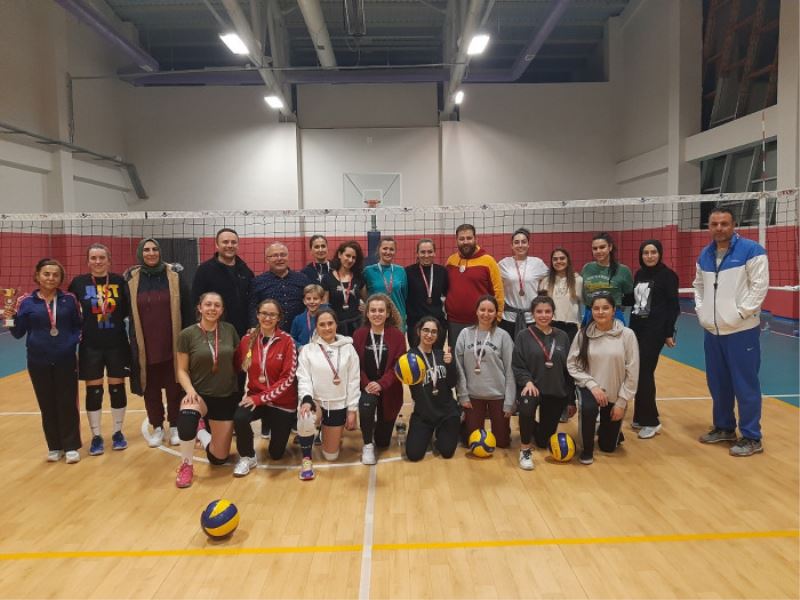 Evinin Sultanlari Voleybol Turnuvasi yapildi.