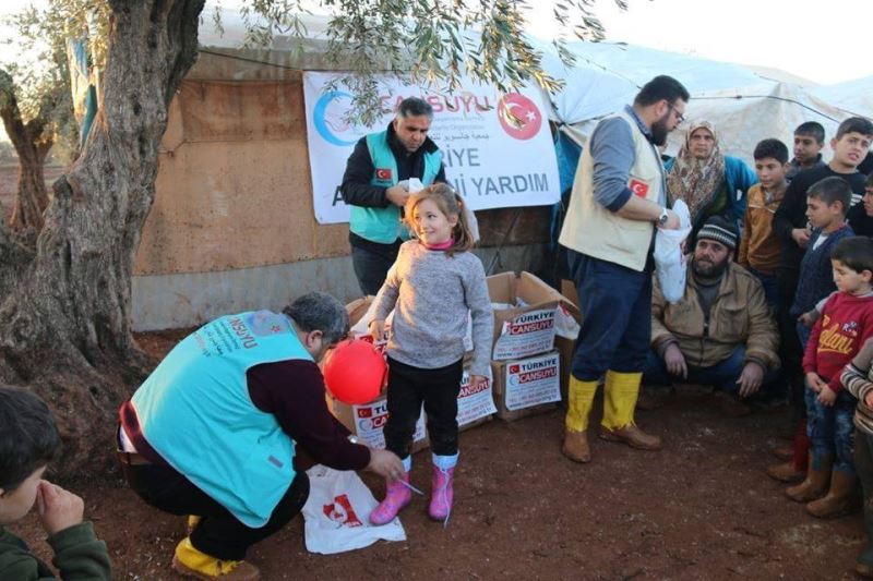 Idlibdeki Savas Magdurlarinin Yaralarini Sarmak Için 3 Ayda 450 Ton Insani Yardim Gönderdik