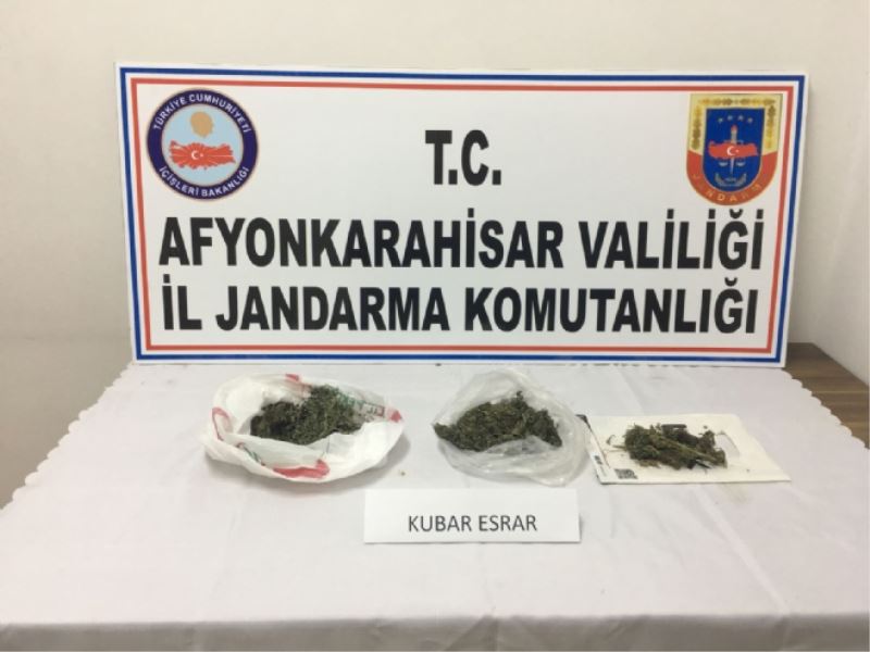 Jandarmadan Esrar Saticilarina Geçit Yok