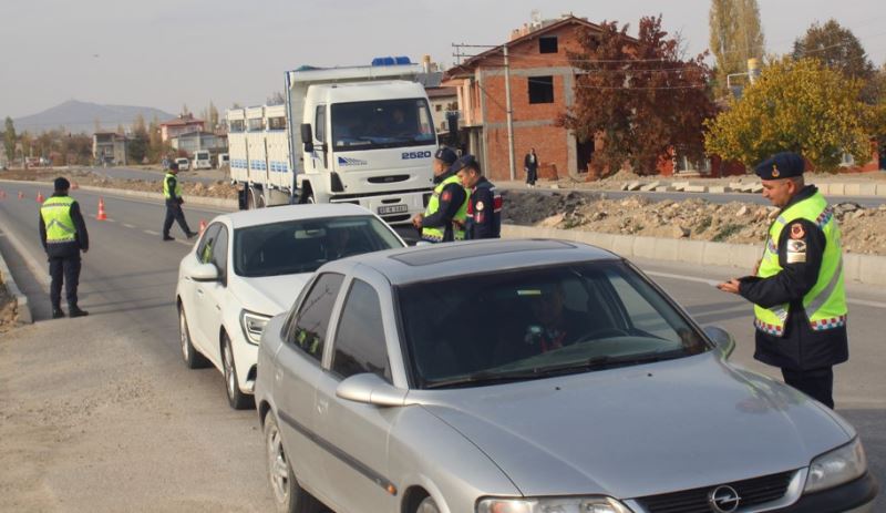 Jandarmadan trafik denetimi yapildi