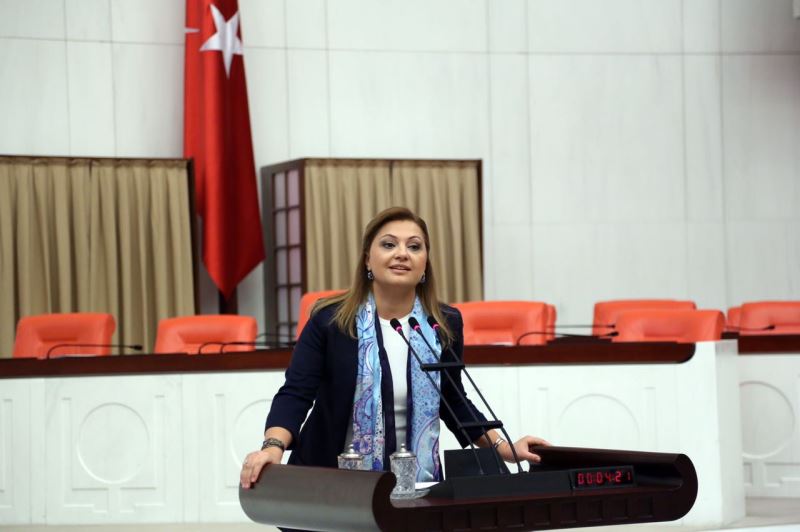 “Kadinlar, Seçme Ve Seçilme Hakkiyla Toplumun Esit Bireyi Hâline Geldi”