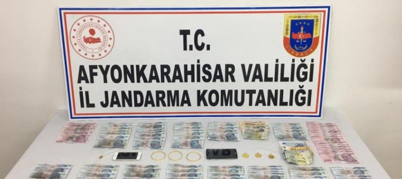 Kendilerini Jandarma personeli olarak tanitip,vatandasi dolandiran kisiler Yakalandi