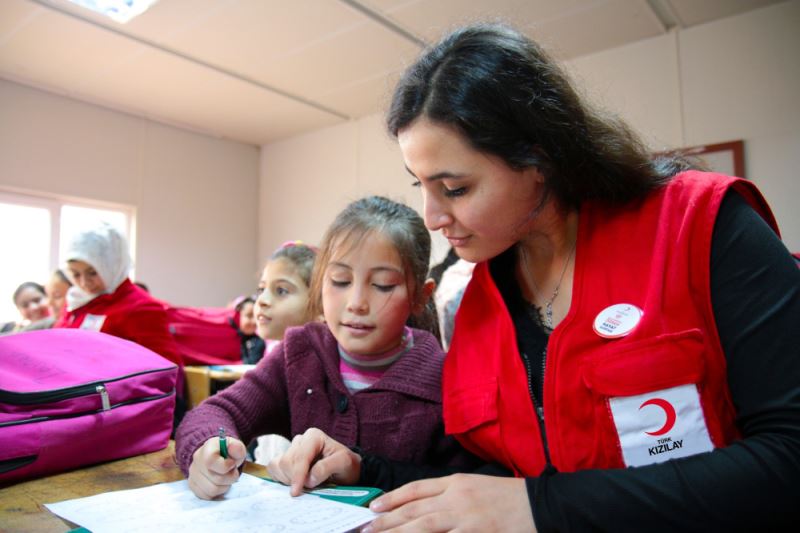 KIZILAY’DAN EGITIME TAM DESTEK