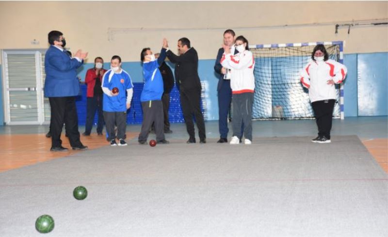 Kocatepe Spor Kompleksi Çigiltepe Spor Salonunda özel sporcularimiz için 3 Aralik Uluslararasi Engelliler Günü programi Düzenlendi