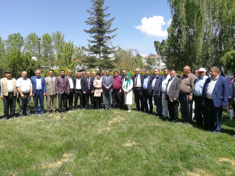 Milletvekili Aday Adayi Suat Sayina Ilçelerde Yogun Ilgi