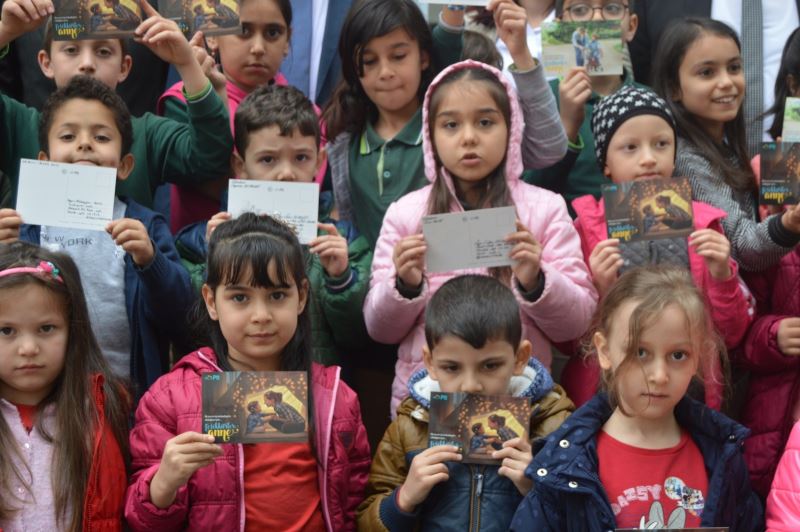 Pttnin Anneler Günü Kampanyasina Ögrencilerden Destek