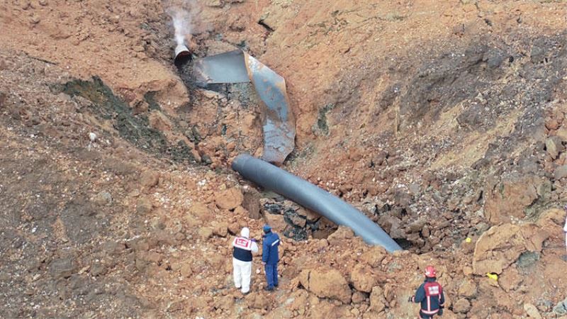 Sakarya'daki Büyük Patlama Sonrasinda Boru Hatti Bu Hale Geldi