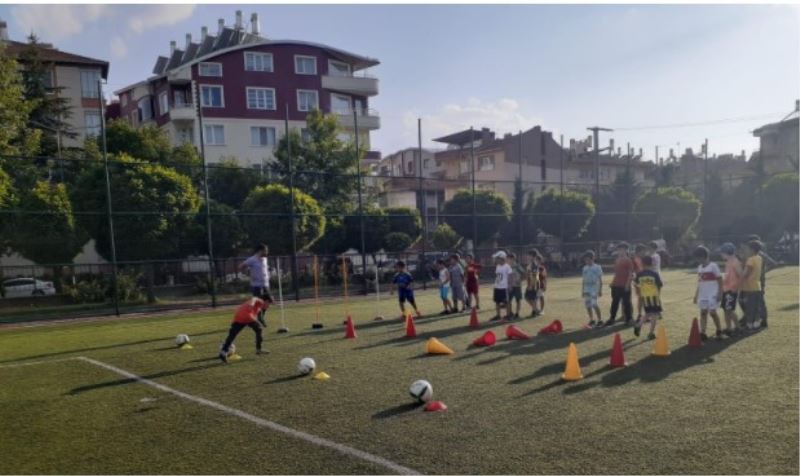 Sandikli’da GSB spor okullari egitimleri devam ediyor