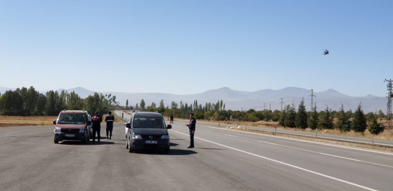 Suhut Jandarmasi Helikopter Destekli Huzur Güven Operasyonu Düzenlendi