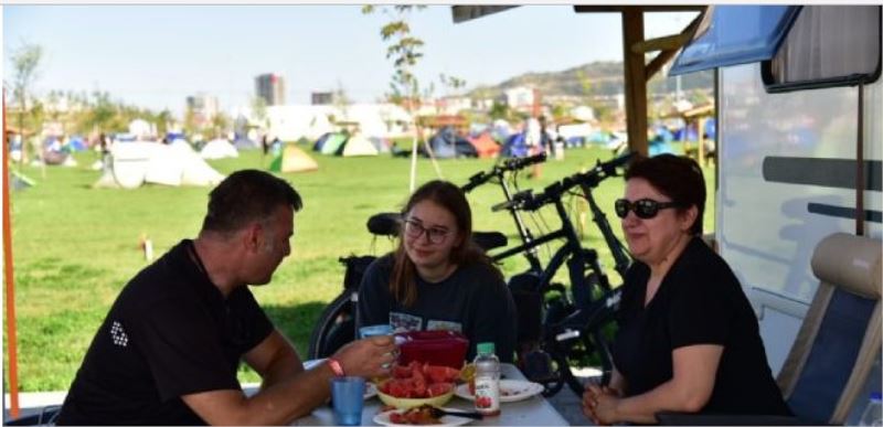 Türkiye’nin tek termal alt yapili karavan alani ve kamping alani ise bu yil da doldu tasti.