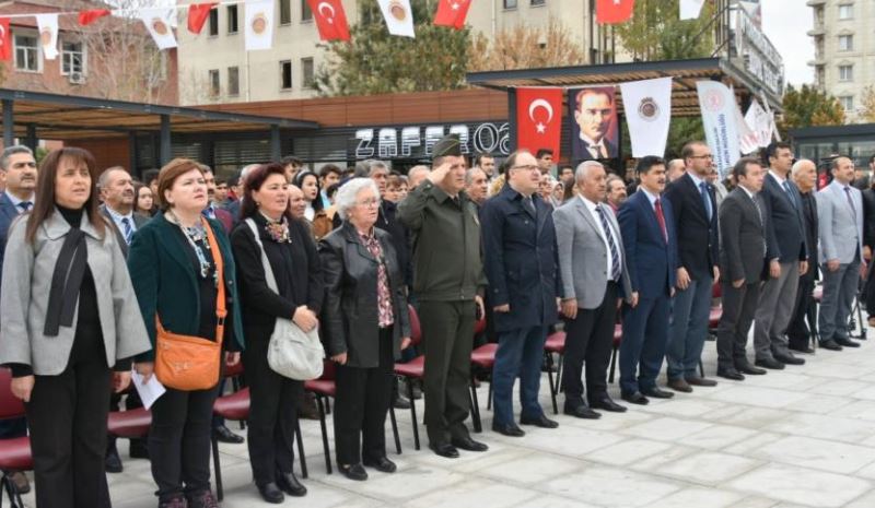 Vali Mustafa Tutulmaz 1.uluslararasi Atabek Ebru Festivalinin Açilisina Katildi