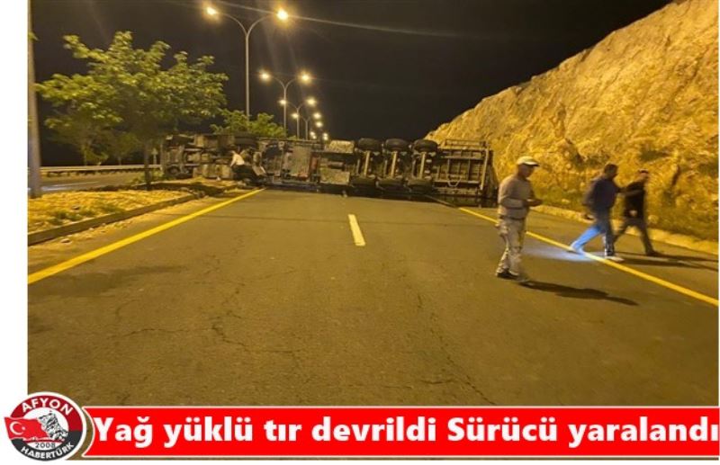 Yag yüklü tir devrildi Sürücü yaralandi